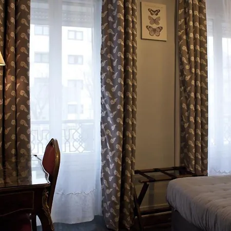 Hippodrome Hotell 2*