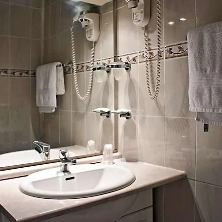 Hippodrome Hotel 2*
