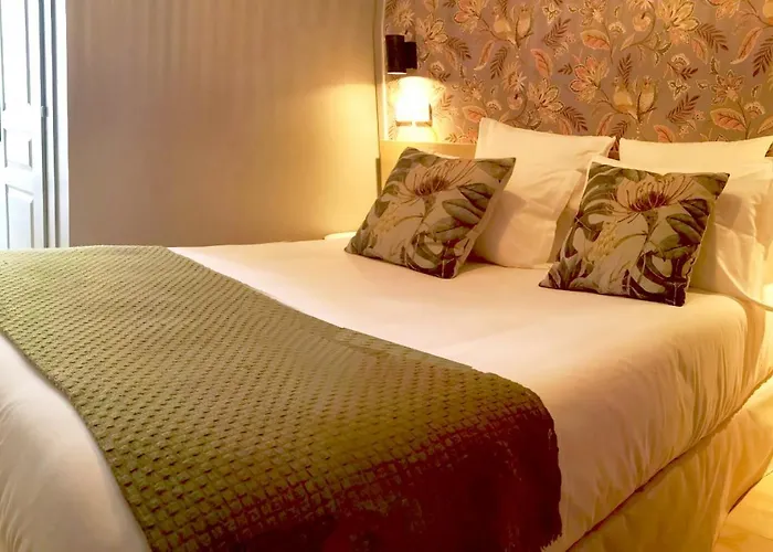 Отель Hippodrome Париж